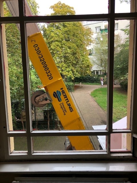 Move with furniture lift