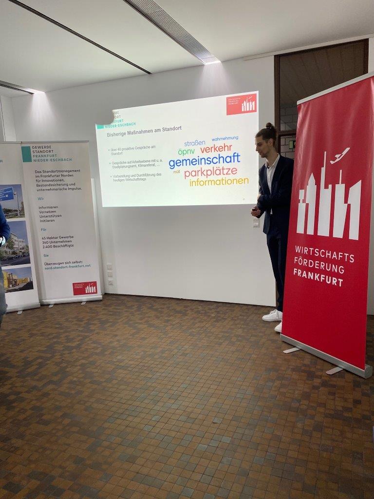 Präsentation zu Gebäudemanagement und bisherige Maßnahmen am Standort