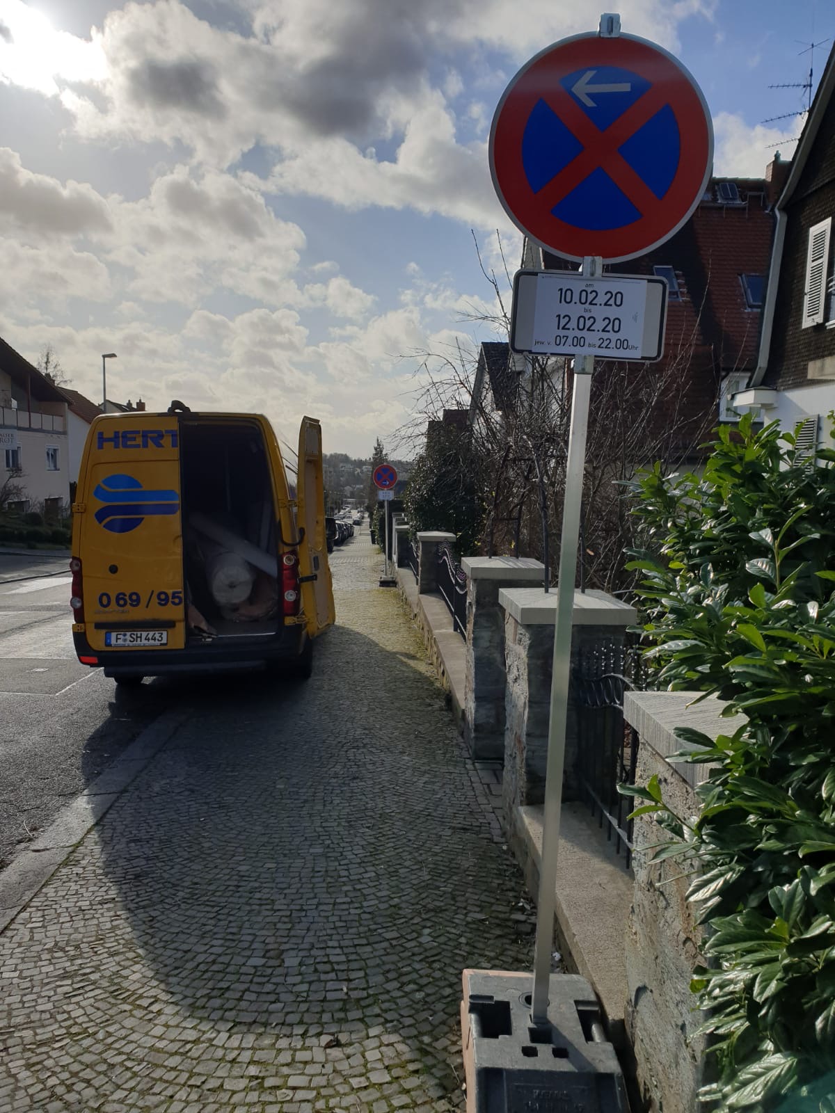 Halteverbot für den Umzug bestellen bei Hertling