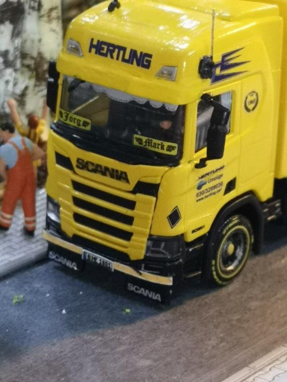 HERTLING model world truck close-up