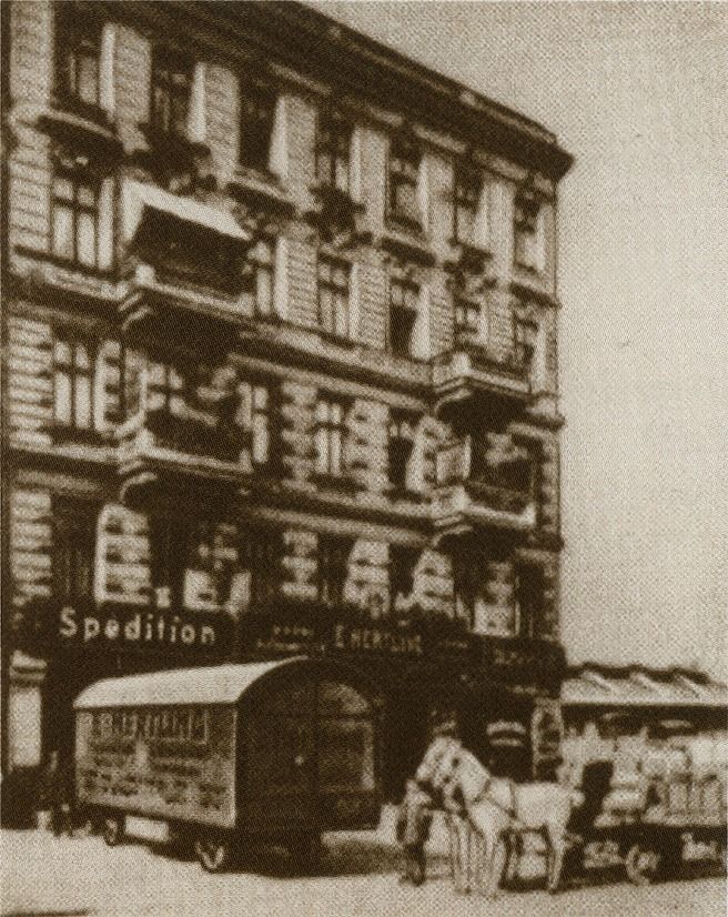Geschäftswohnhaus um 1900